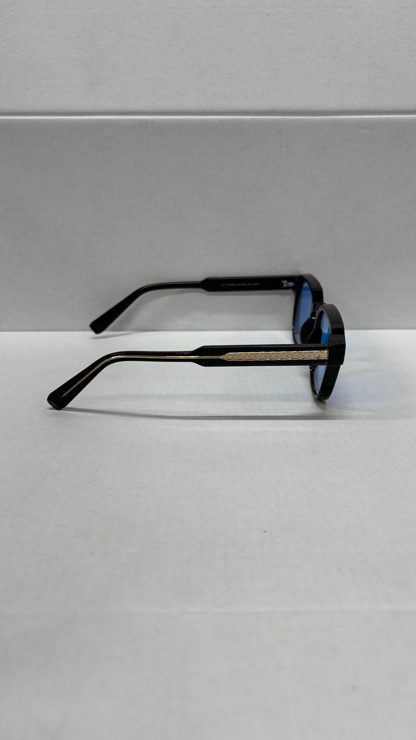 Lunettes 100% UV PROTECTION - bleu noir or