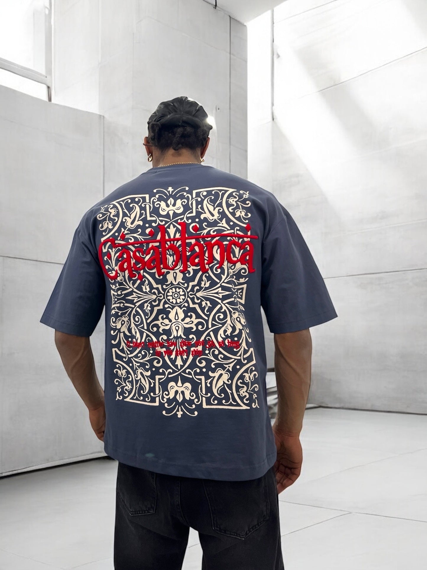 T-shirt ‘’CASABLANCA’’ brodé - bleu ardoise foncé