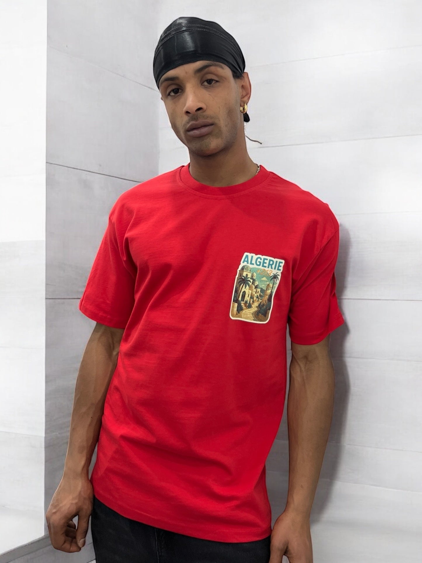 T-shirt “ALGERIE +213” – Visuel Vintage Palais & Palmiers (Rouge)