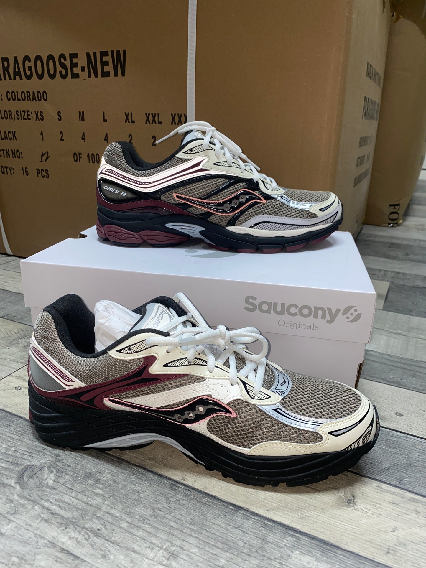 SAUCONY - Progrid Omni9 TAN/MAROON