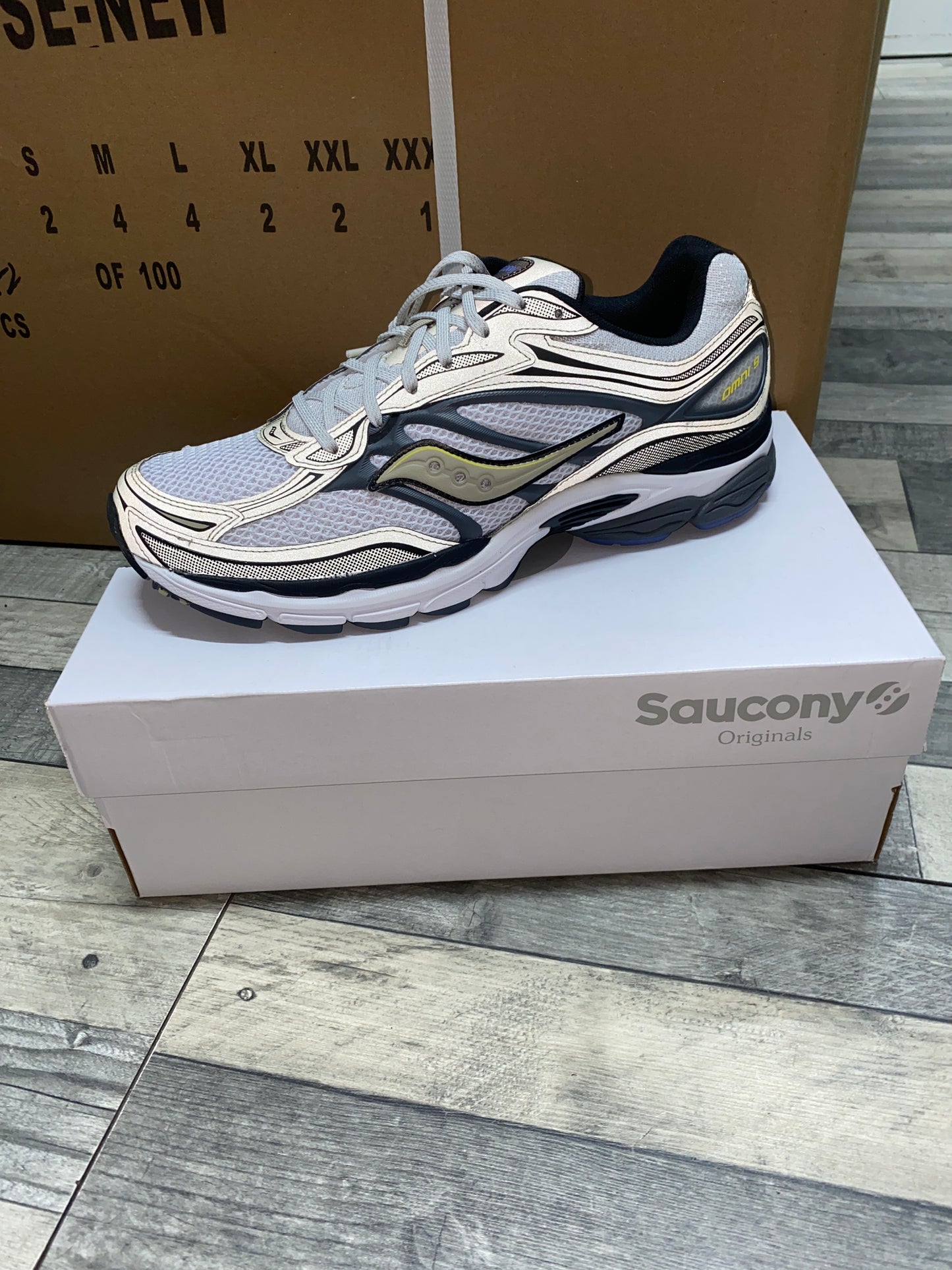 SAUCONY - Progrid Omni 9 WHITE/GOLD