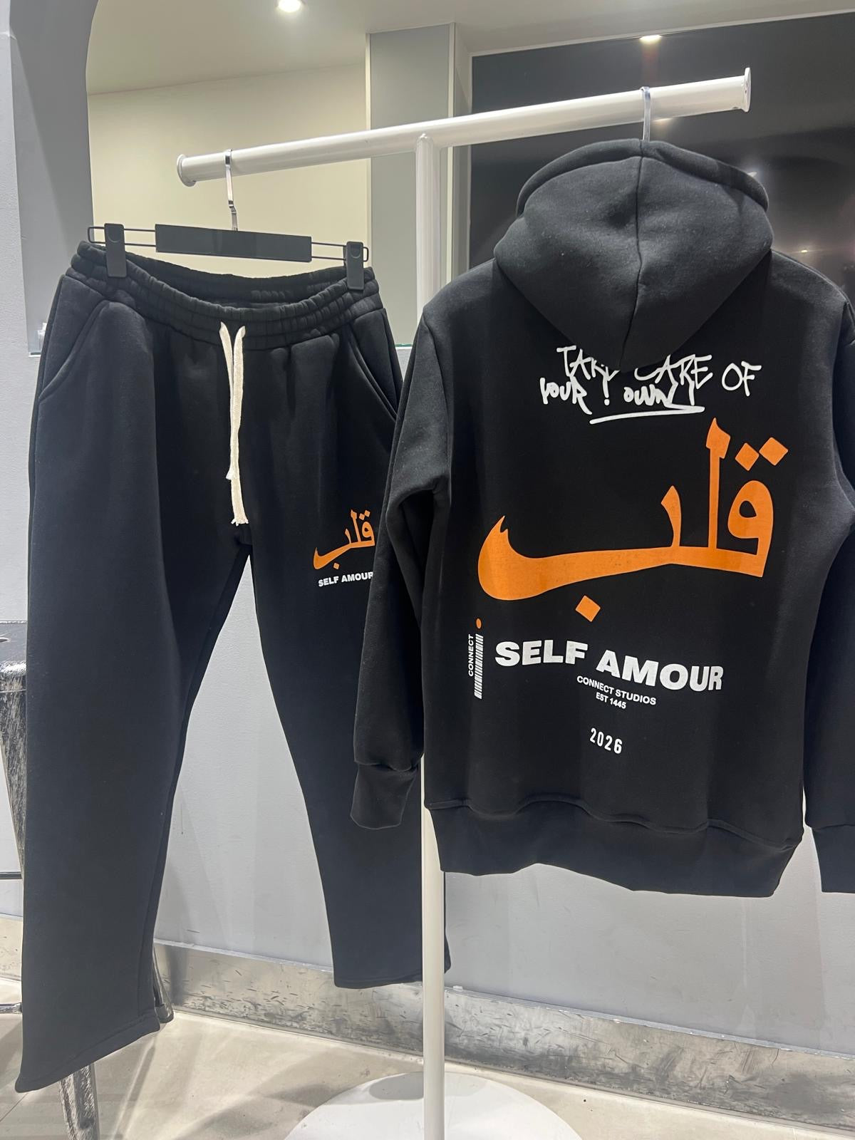 Ensemble Jogging “Self Amour” — Hoodie & Jogger (Noir / Écru )