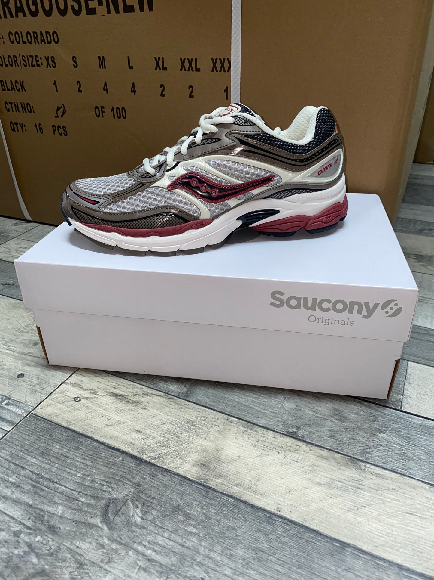 SAUCONY - Progrid Omni9 BROWN/RED