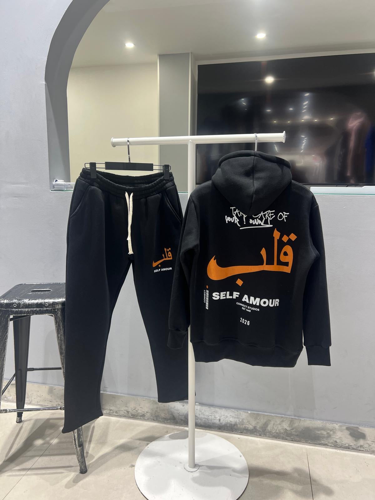 Ensemble Jogging “Self Amour” — Hoodie & Jogger (Noir / Écru )