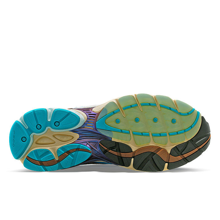 SAUCONY X FOOTPATROL Progrid Omni 9