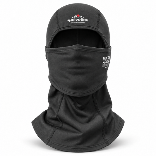Cagoule Helvetica Mountain Pioneers noire avec logo frontal vue de face