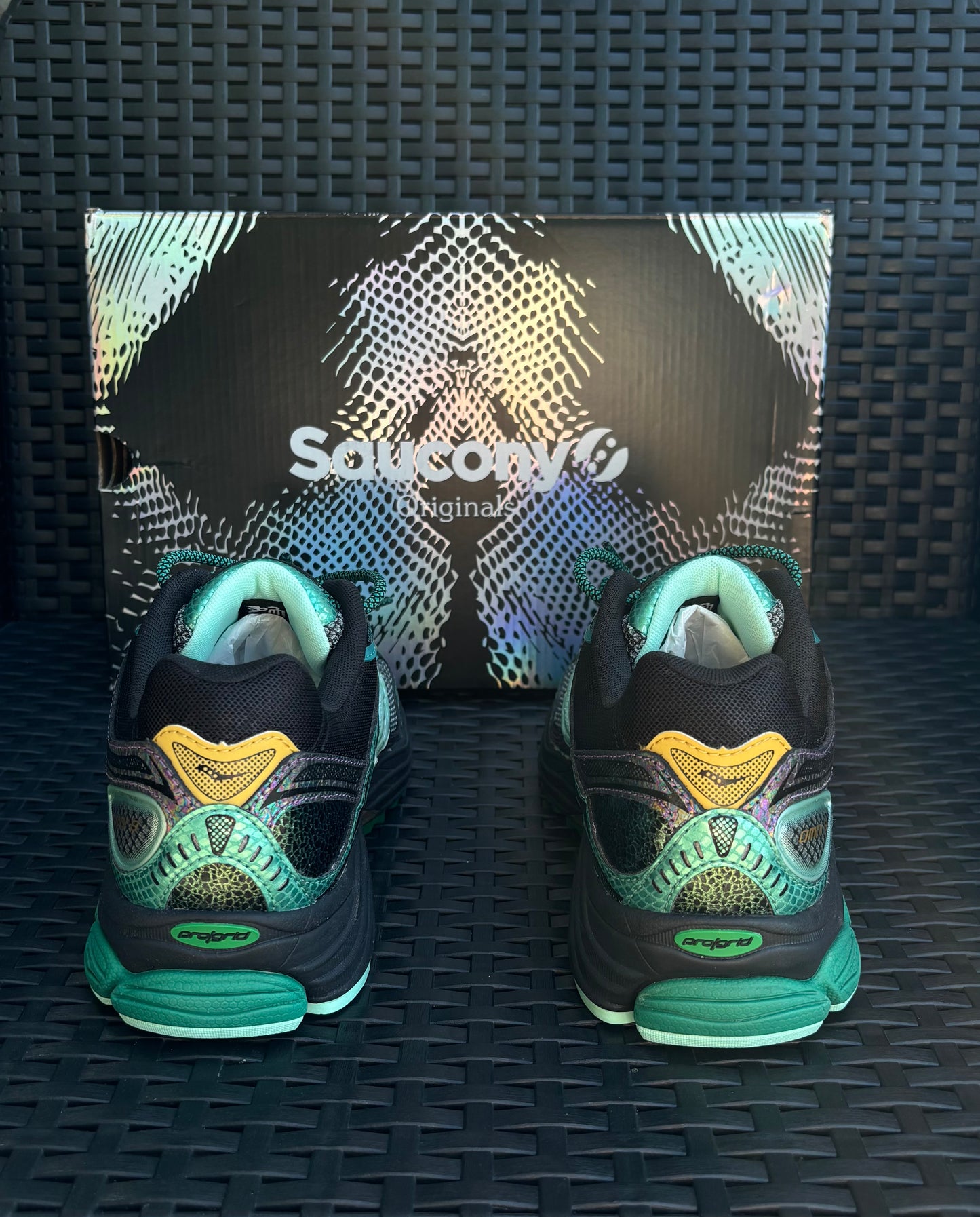 Saucony progrid omni 9 Green glow