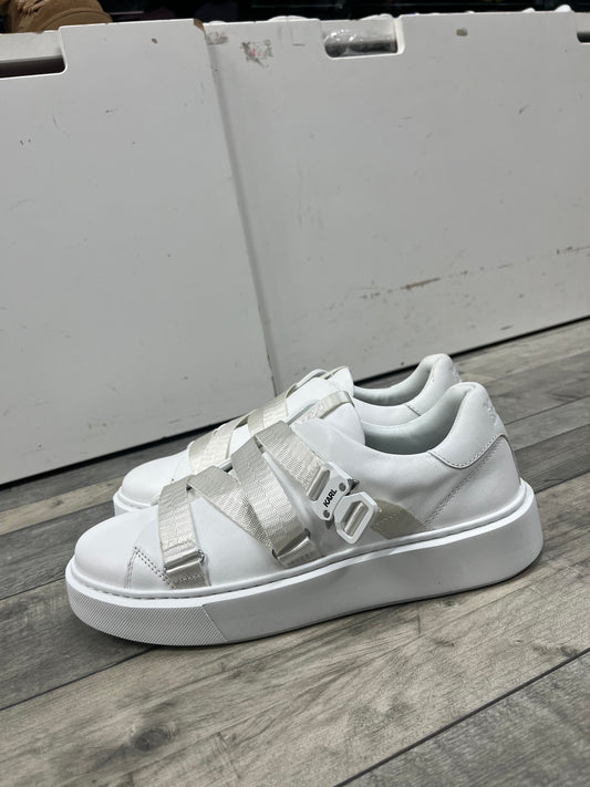 Karl Maxi Kup White