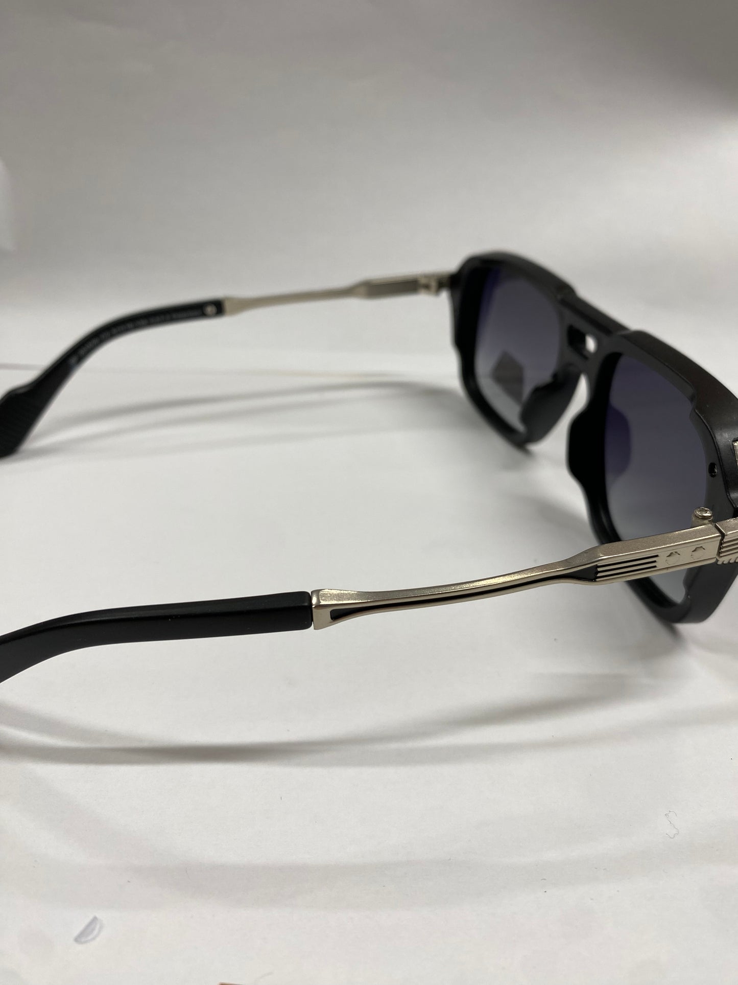 Lunettes de Soleil - 100% POLARIZED Baguette métallique  Teinte dégradé noir