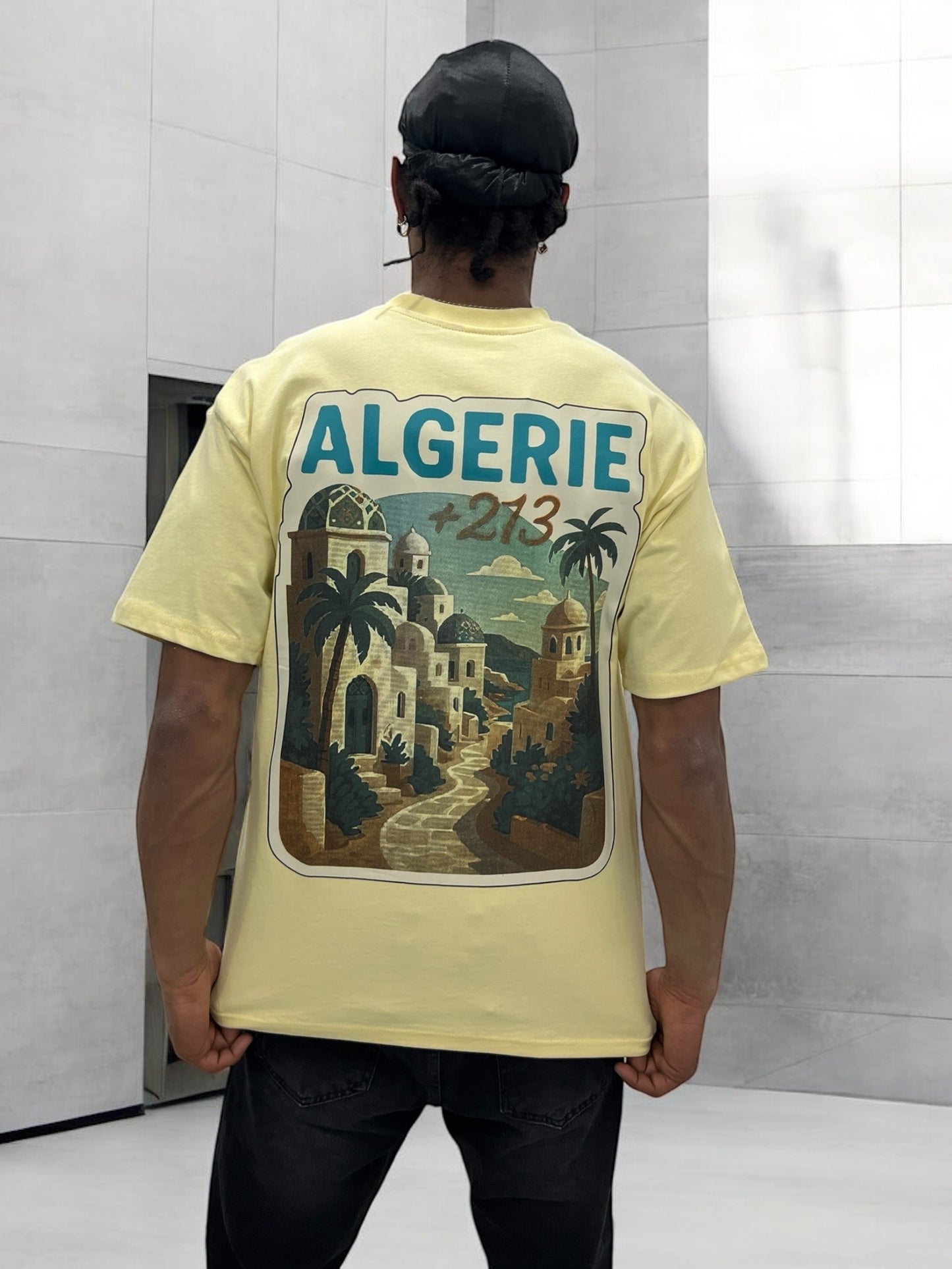 T-shirt “ALGERIE +213” – Visuel Vintage Palais & Palmiers (Jaune)