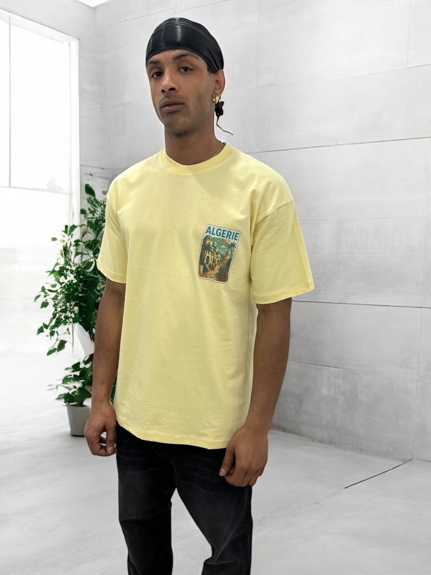 T-shirt “ALGERIE +213” – Visuel Vintage Palais & Palmiers (Jaune)