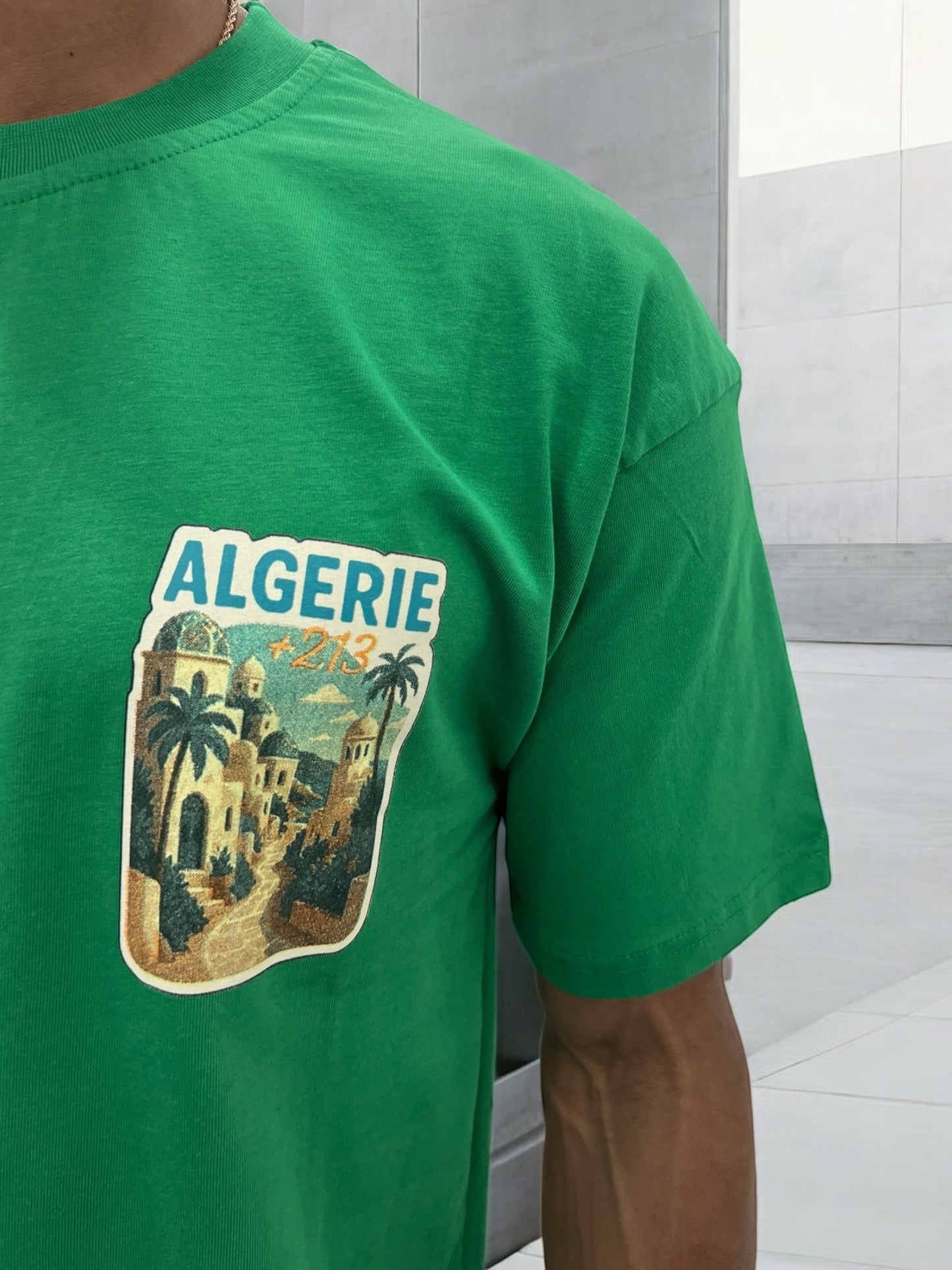 T-shirt “ALGERIE +213” – Visuel Vintage Palais & Palmiers (Vert Foncé)