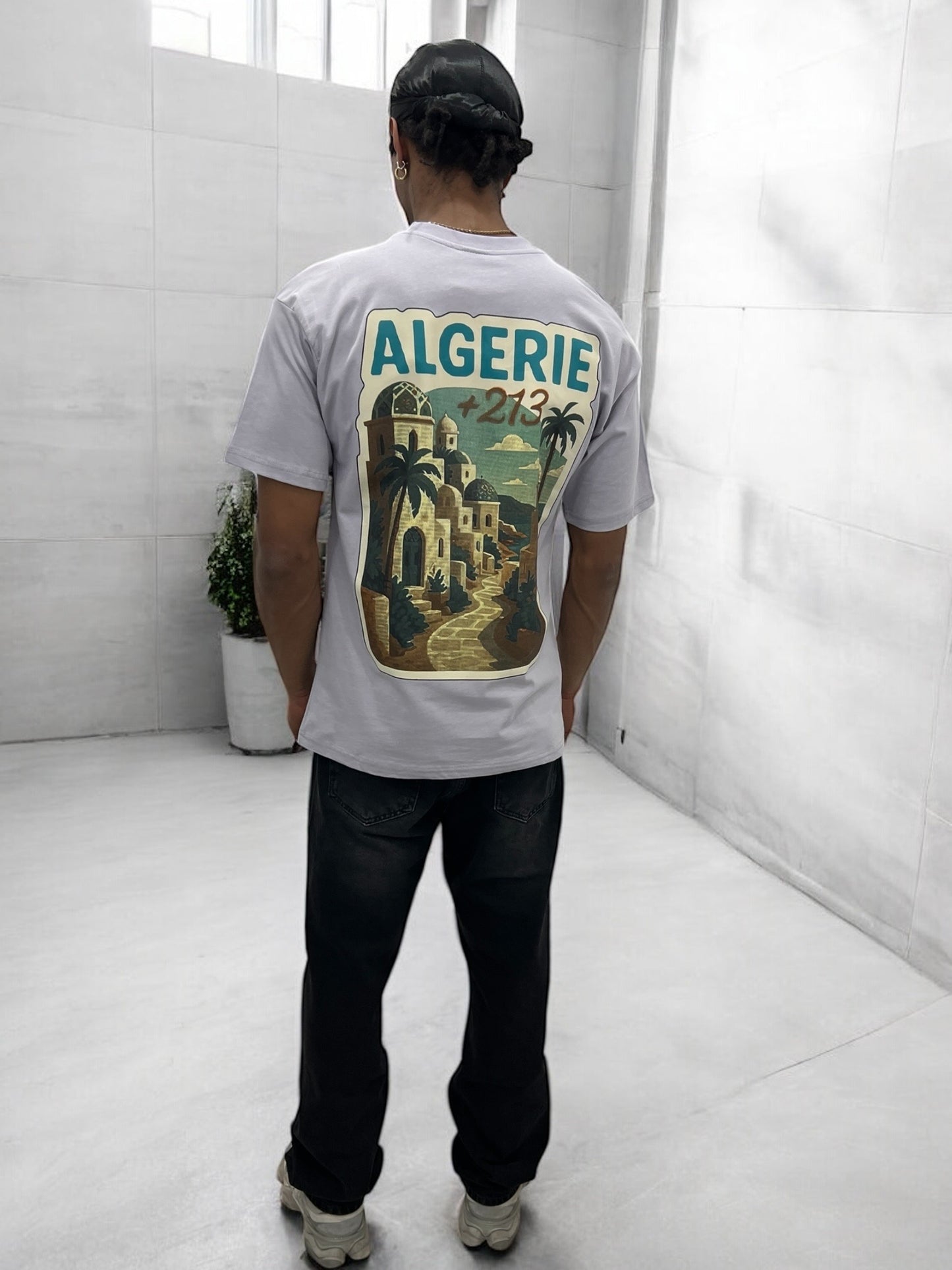 T-shirt “ALGERIE +213” – Visuel Vintage Palais & Palmiers (Gris Perle)