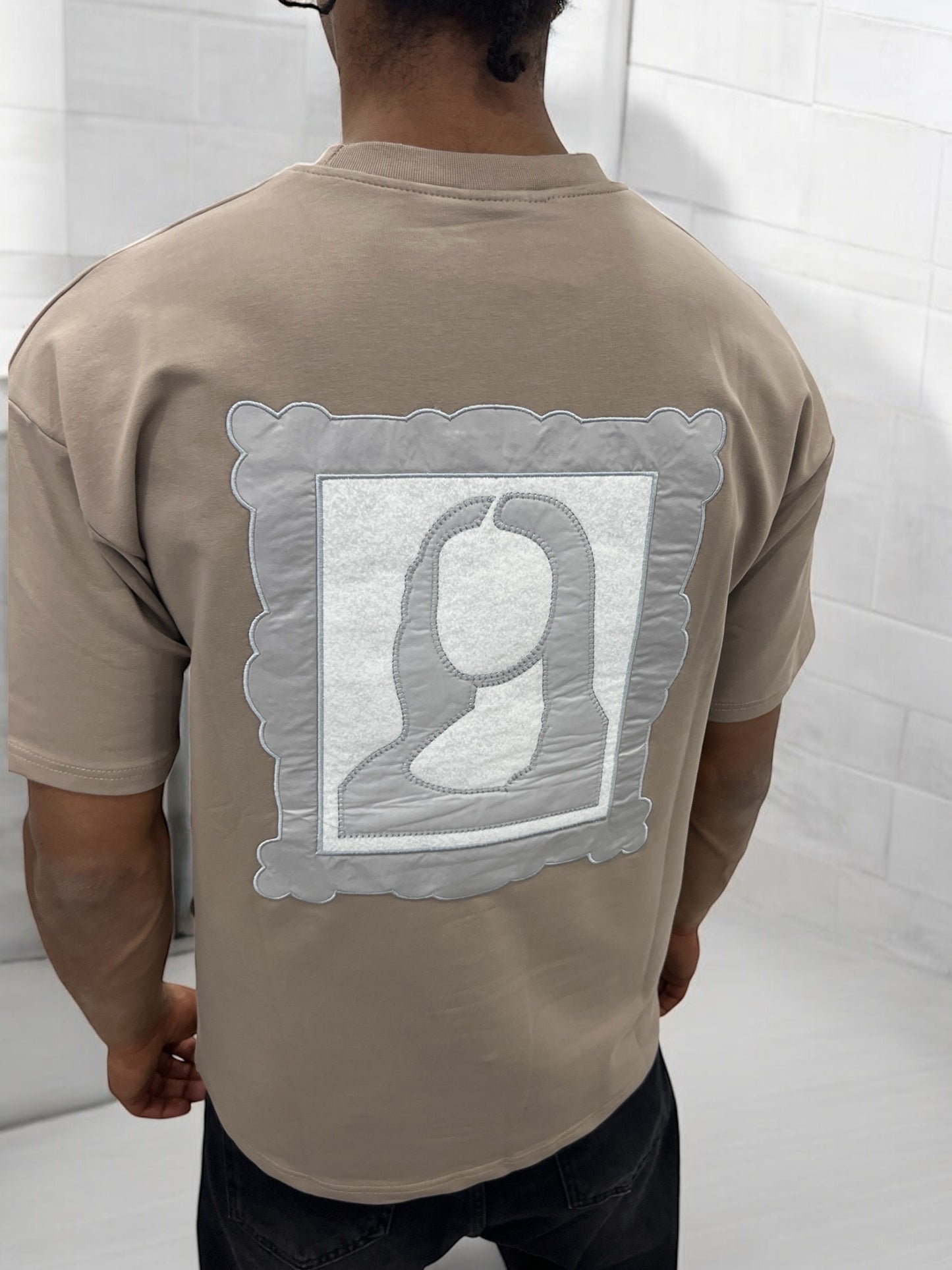 T-shirt Art Class – Mona Stylisée (Taupe)