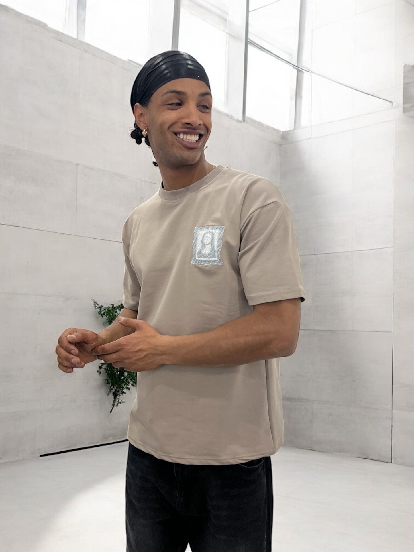 T-shirt Art Class – Mona Stylisée (Taupe)