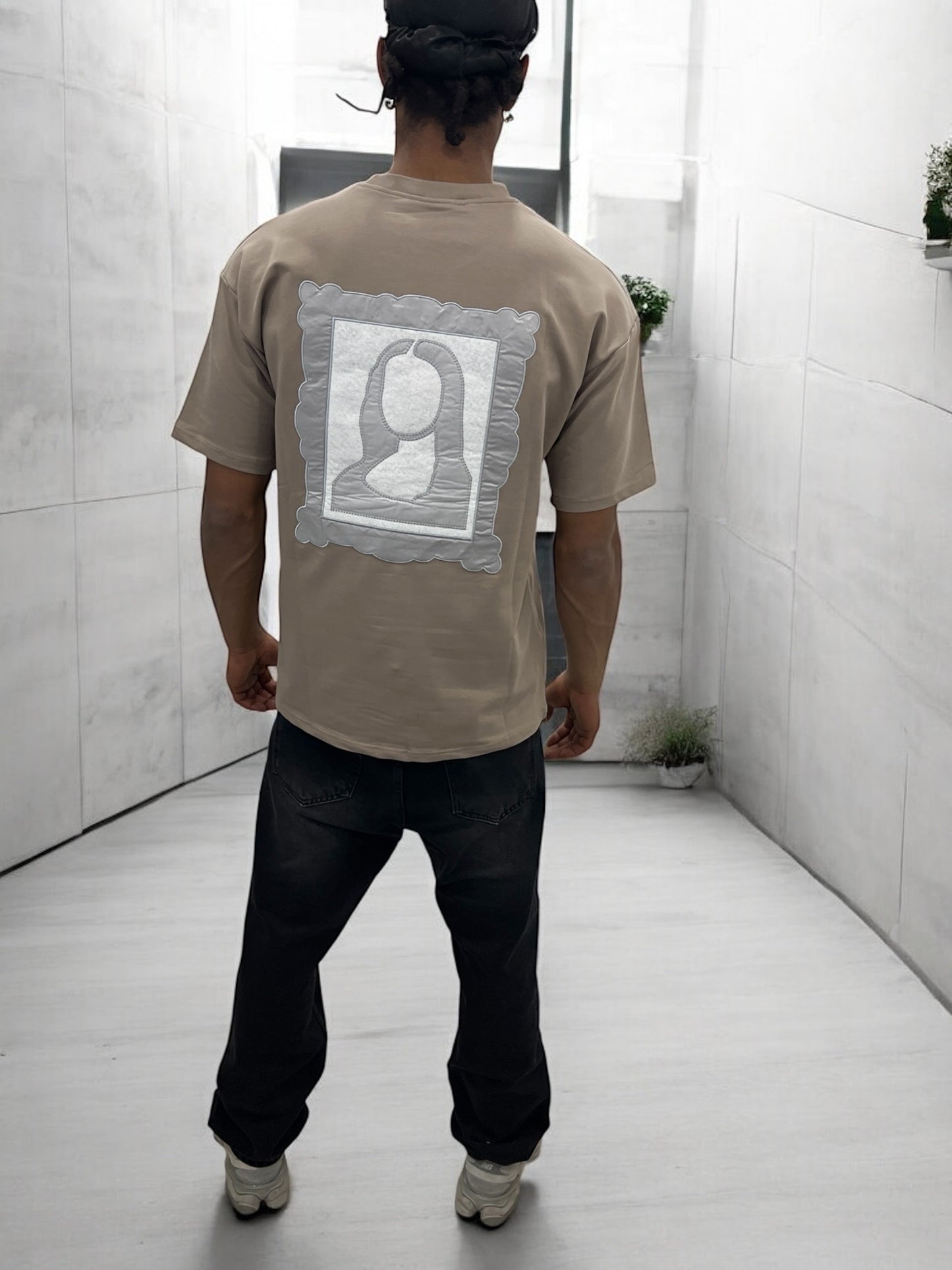 T-shirt Art Class – Mona Stylisée (Taupe)