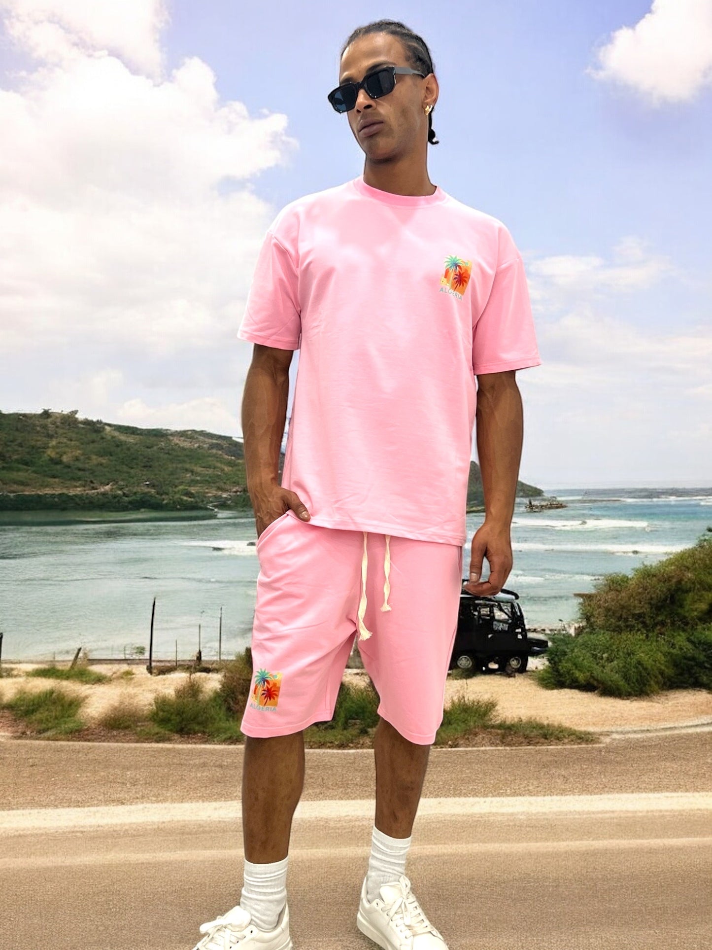 Ensemble ALGERIA Tropical – T-shirt + Short Unisexe (Palmiers)
- Rose