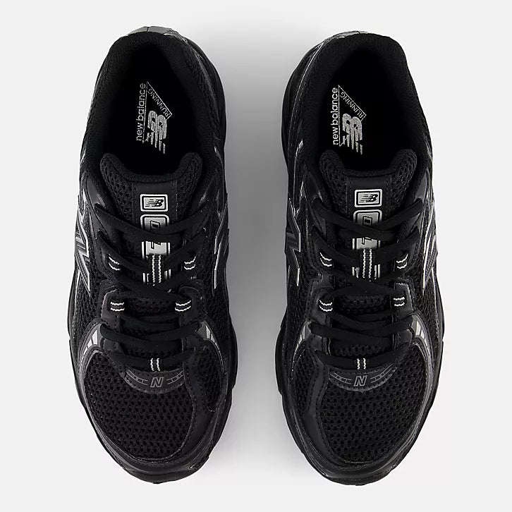 New Balance 740 Black Silver