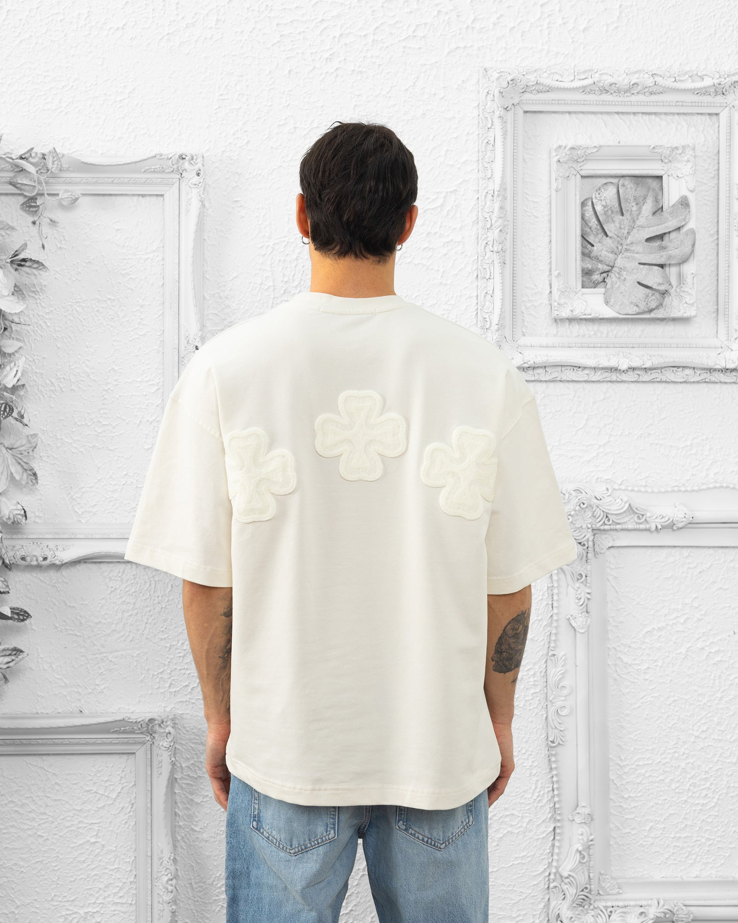 T-shirt Oversize Trèfles Brodés – Blanc Cassé