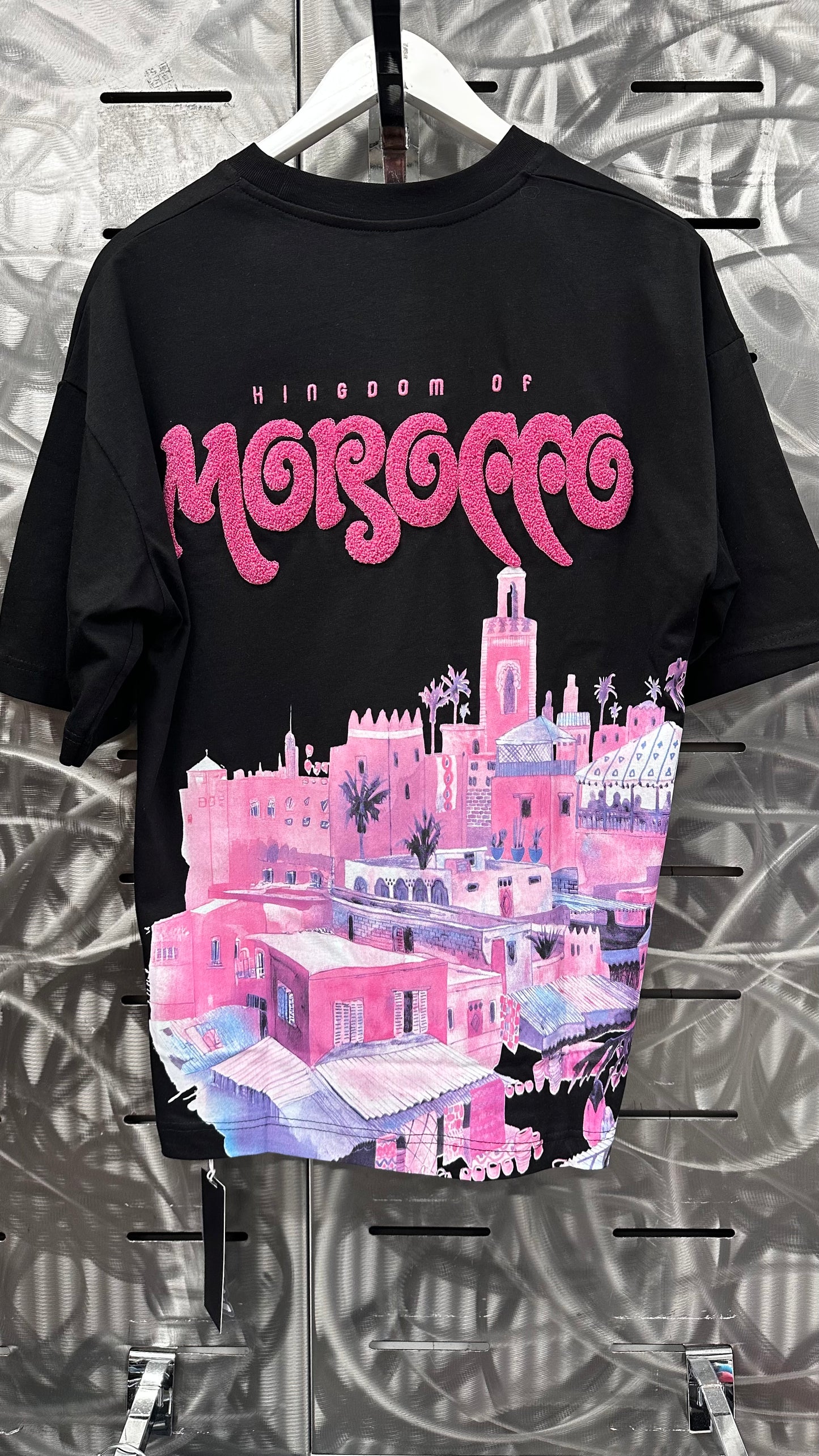 T-shirt "Kingdom of Morocco" – Noir Visuel Rose