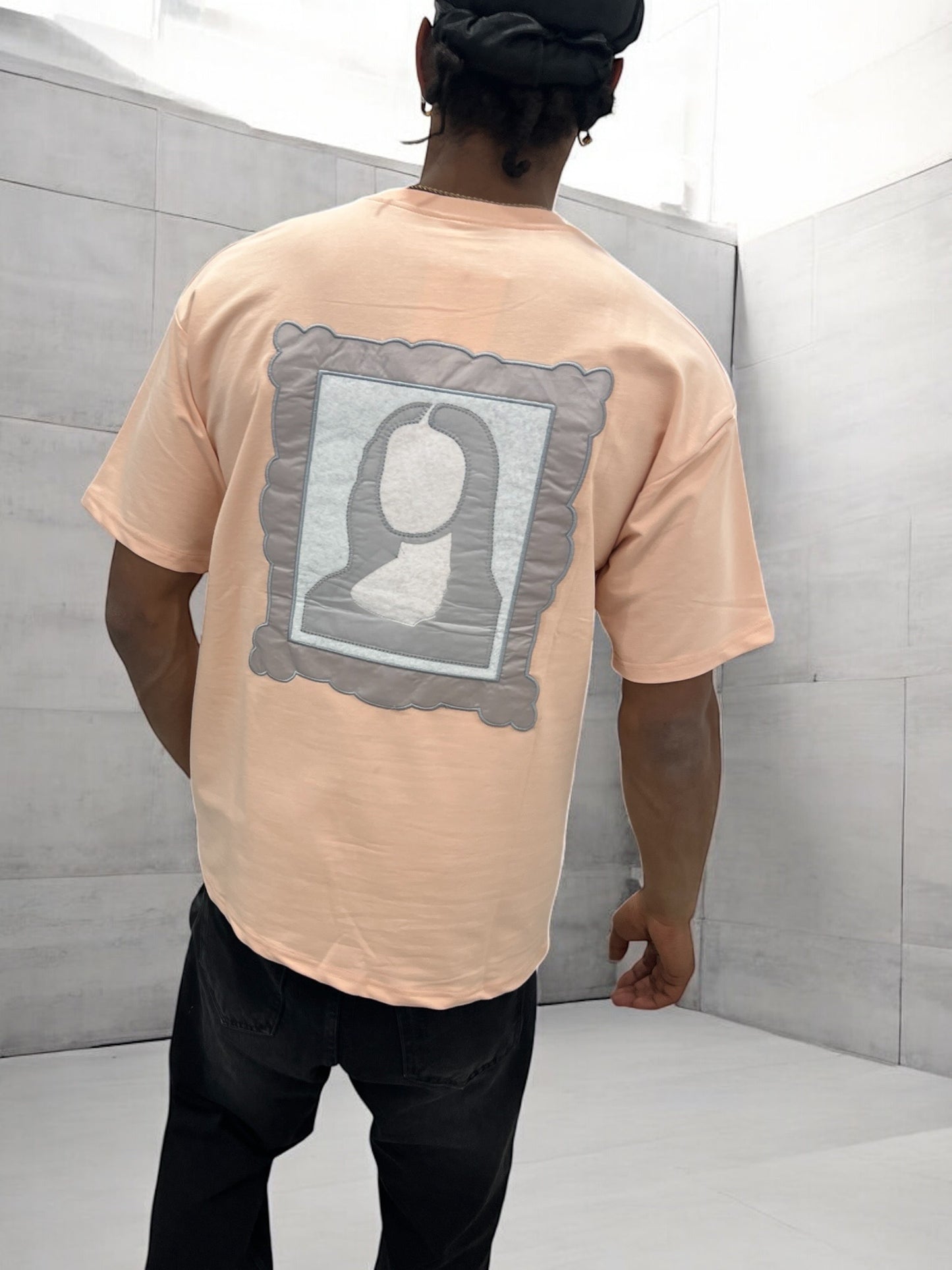 T-shirt Art Class – Mona Stylisée (Pêche)