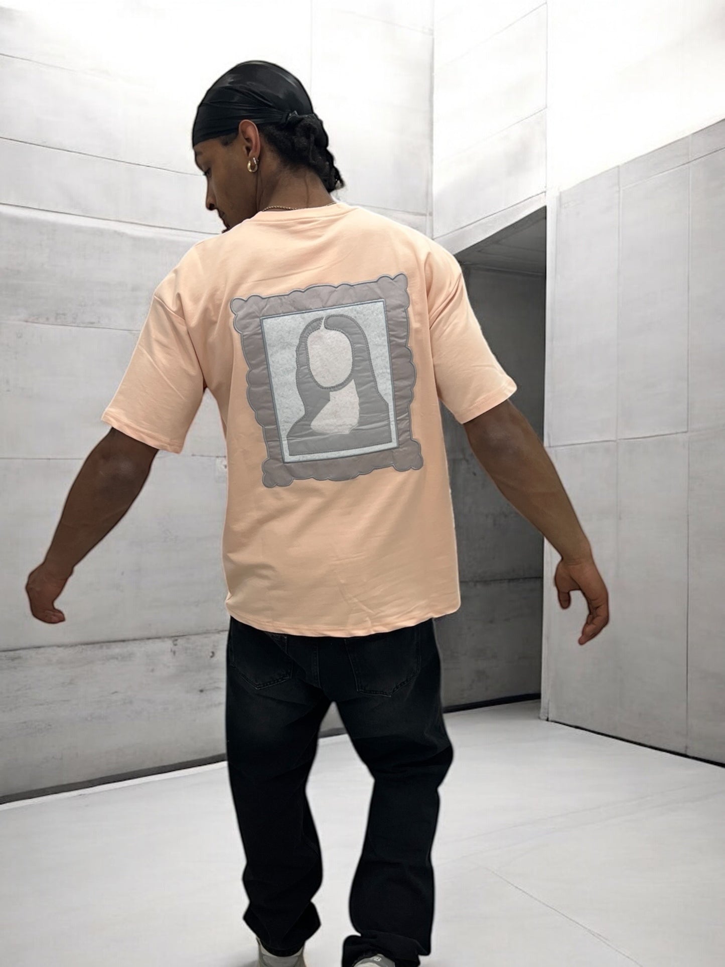 T-shirt Art Class – Mona Stylisée (Pêche)