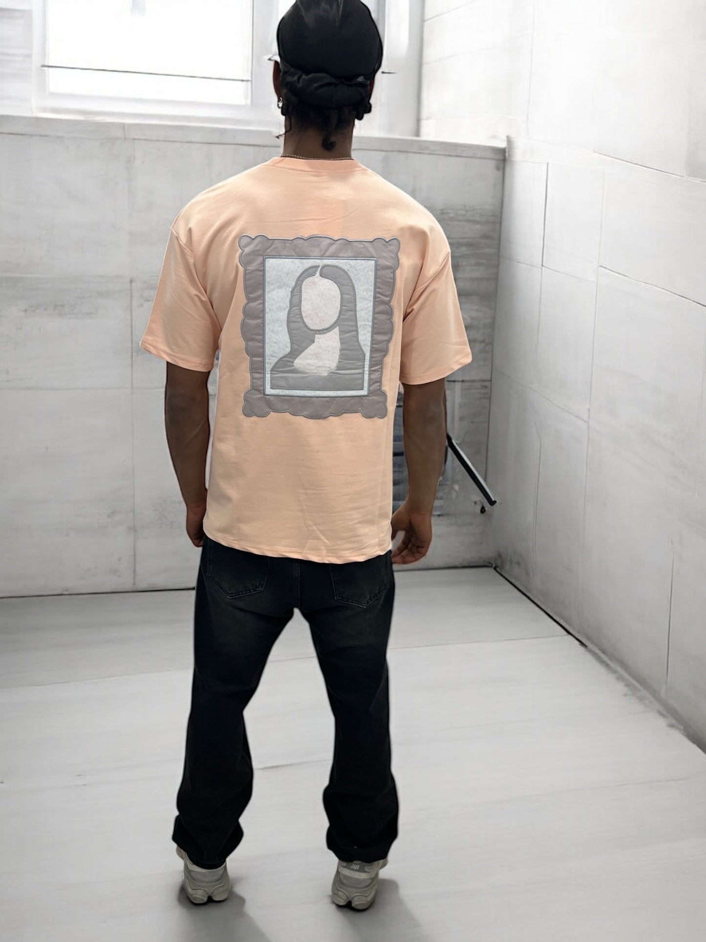 T-shirt Art Class – Mona Stylisée (Pêche)