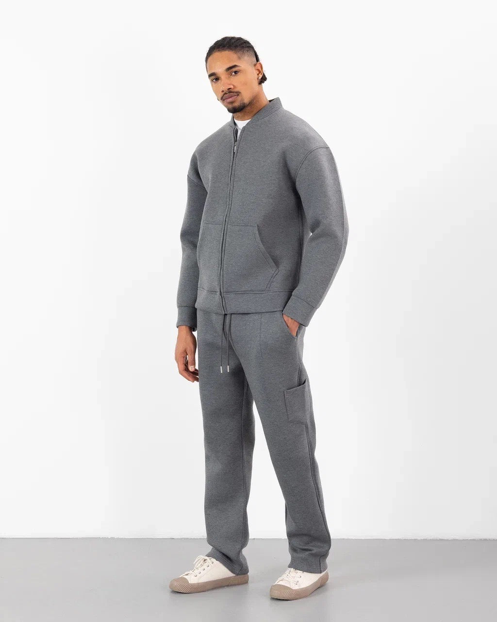 Survêtement Plus Eighteen – OFF THE SYSTEM (PD-7201) – Veste Zippée & Jogger Cargo Unisexe - Gris foncé