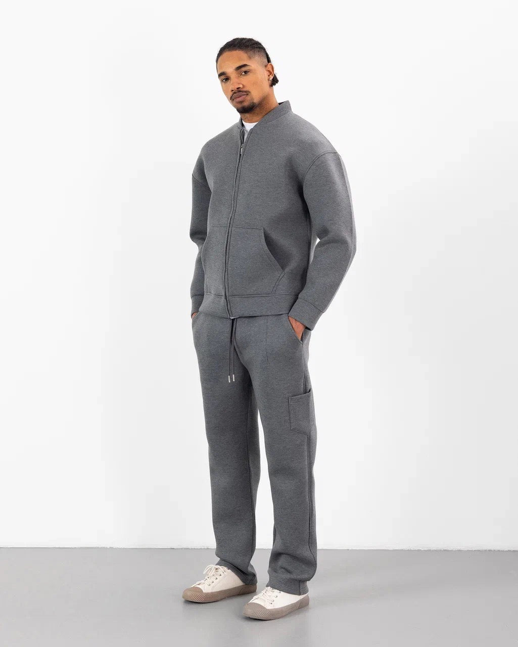 Survêtement Plus Eighteen – OFF THE SYSTEM (PD-7201) – Veste Zippée & Jogger Cargo Unisexe - Gris foncé