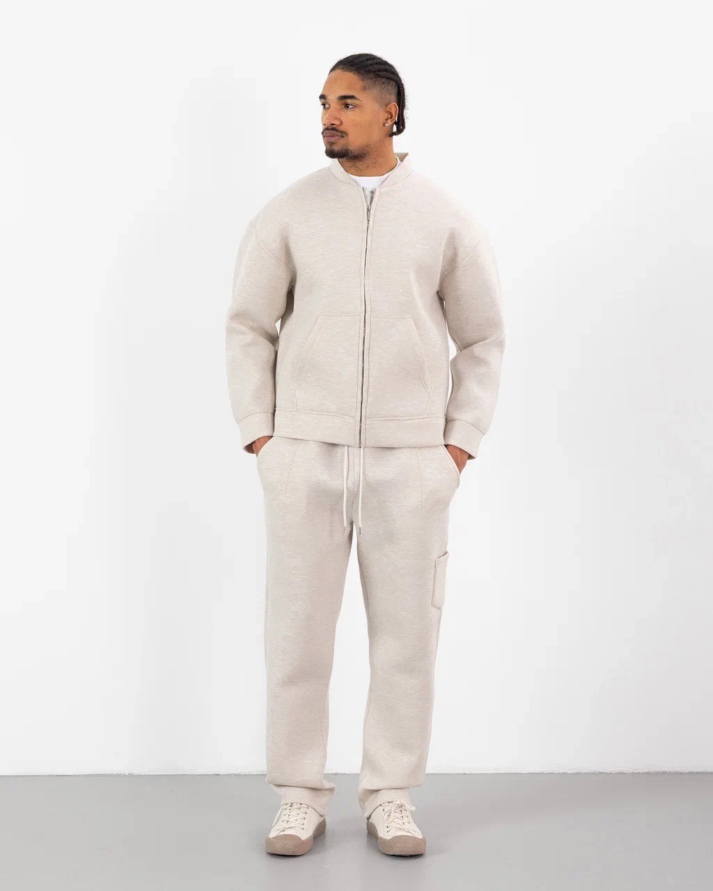 Survêtement Plus Eighteen – OFF THE SYSTEM (PD-7201) – Veste Zippée & Jogger Cargo Unisexe - Beige / Sable clair