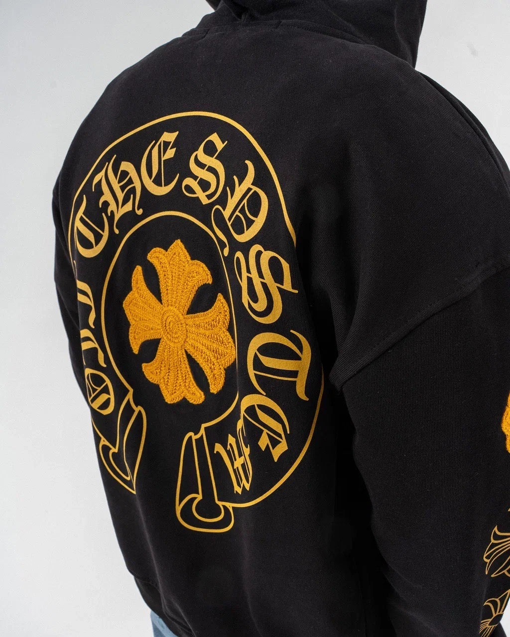 Hoodie Noir Brodé Gothique – Off The System