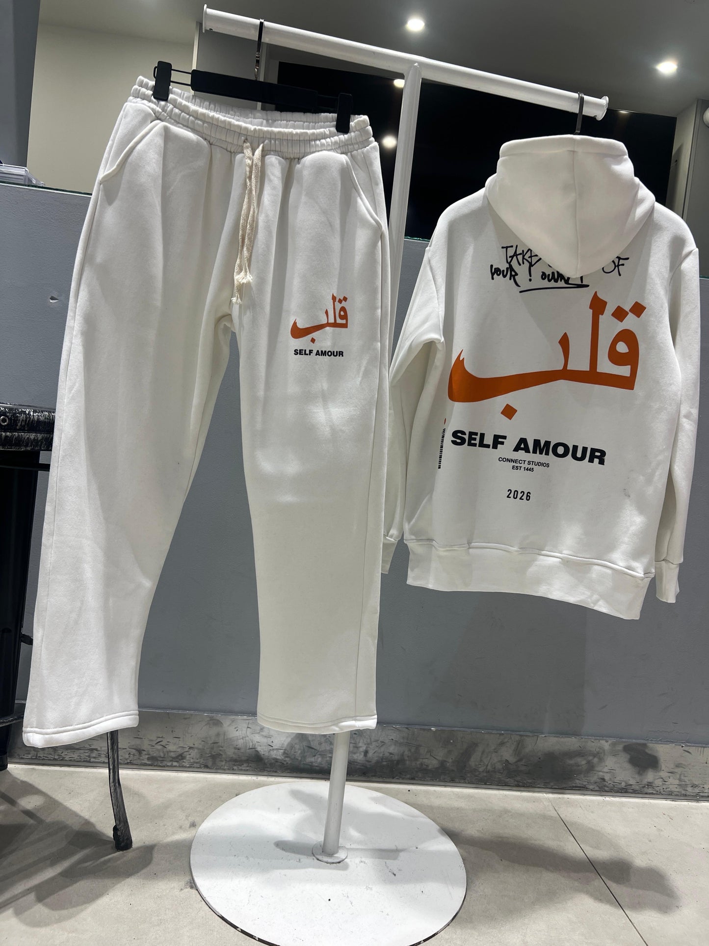 Ensemble Jogging “Self Amour” — Hoodie & Jogger (Noir / Écru )